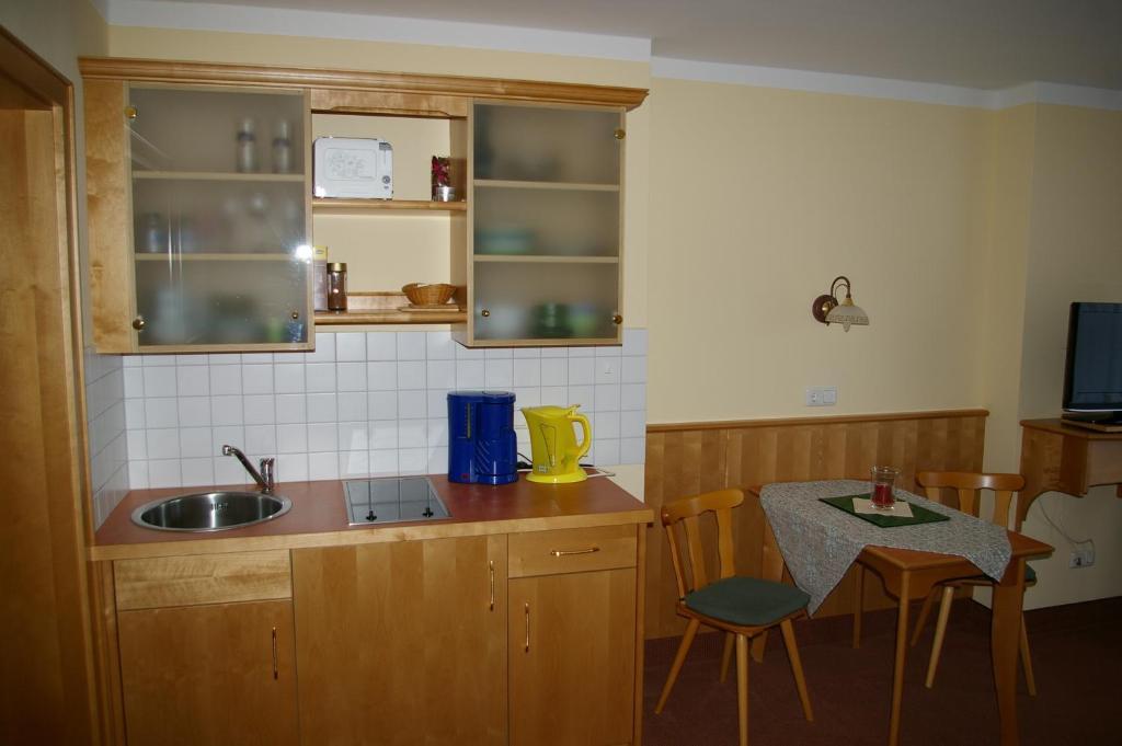 Pension Zur Alten Schmiede Цвизель Номер фото